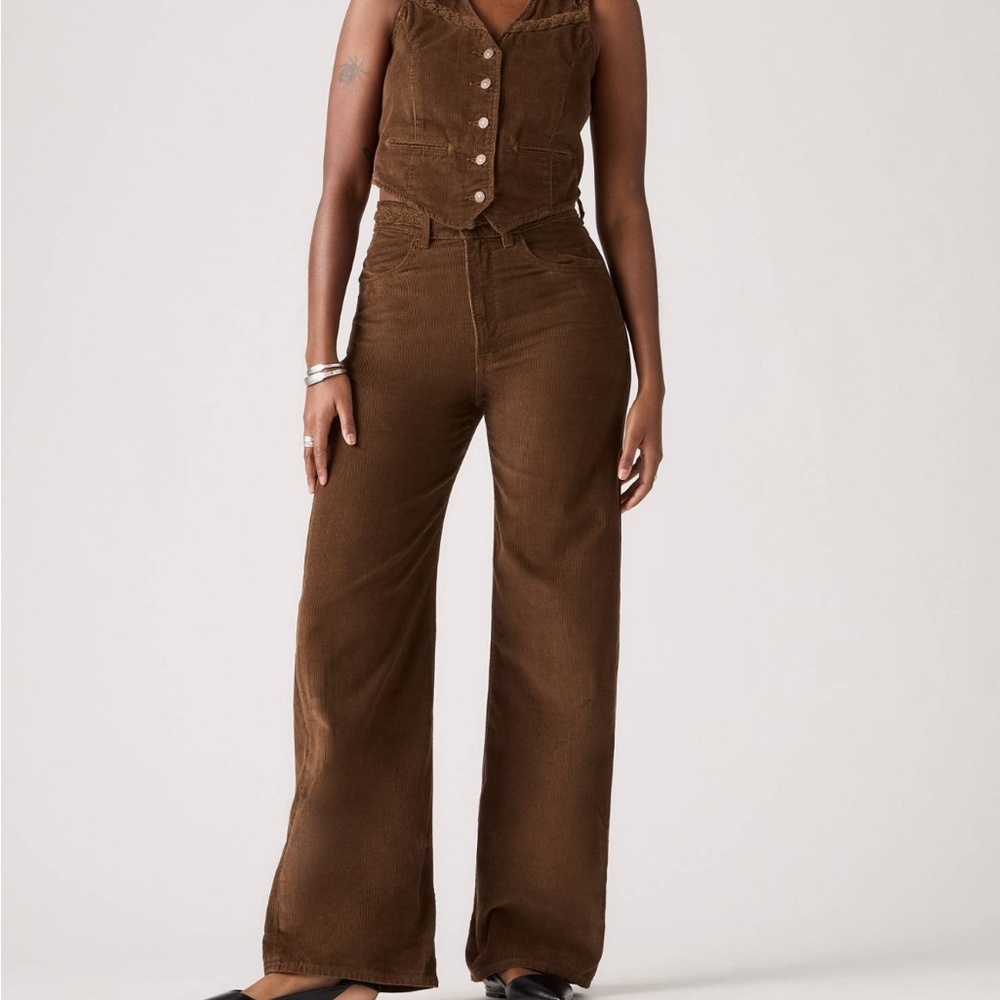 Ribcage Wide Leg Braided Women's Jeans
Color: Carafe Size: 32W x 32L NWT